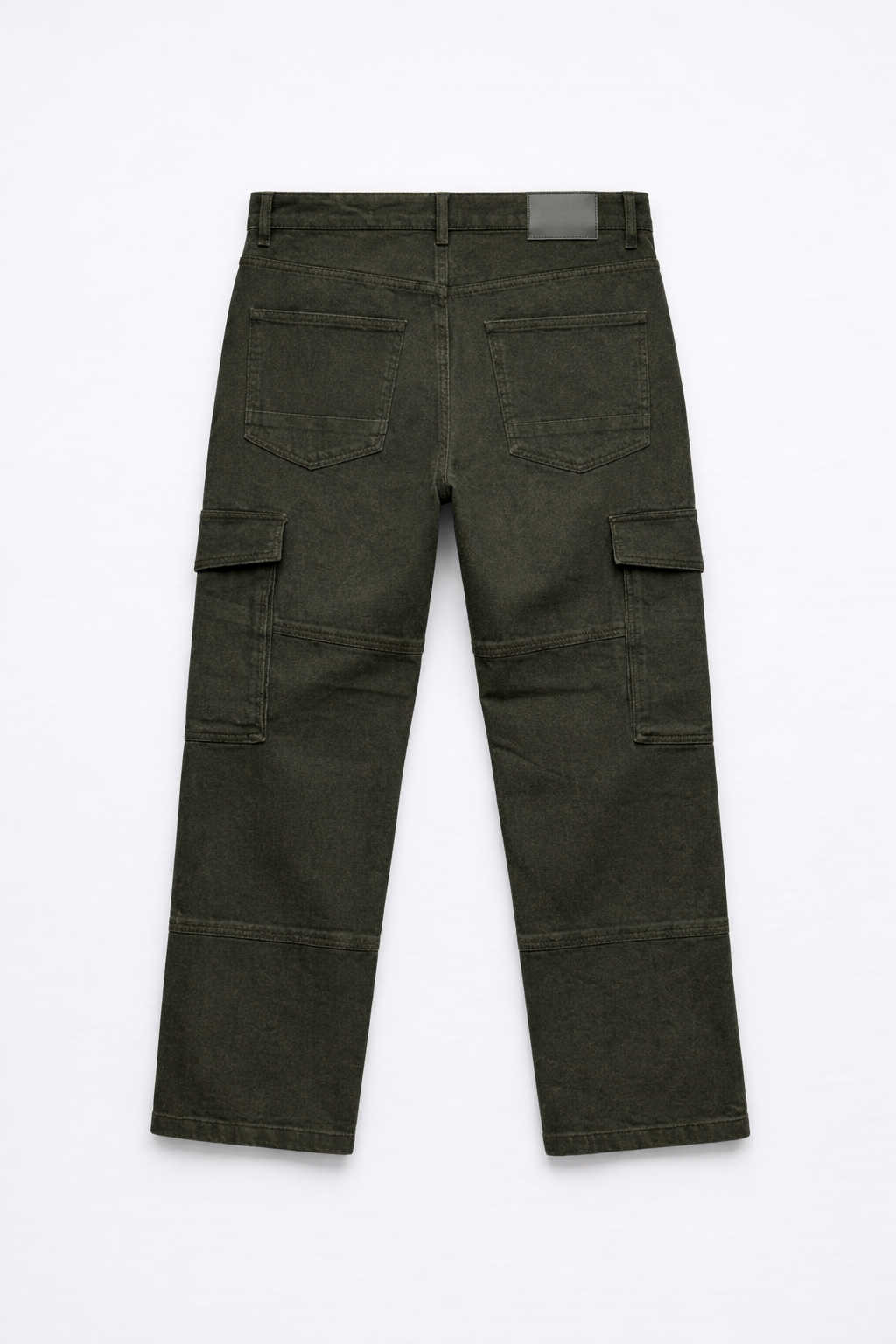 Slim fit olive cargo jeans styled — Clutch Denim